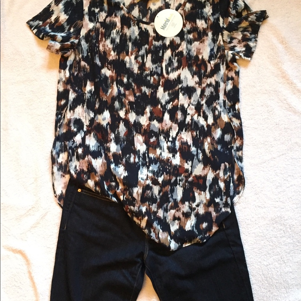 NWT Material Girl Light Weight blouse (S)